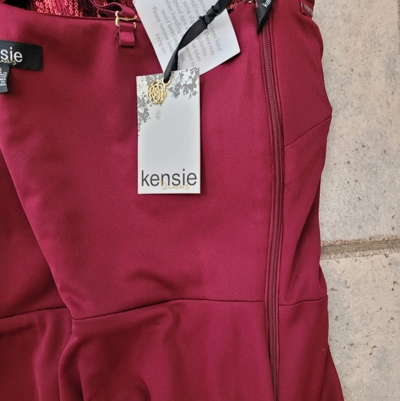 NWT KENSIE Burgundy Velvet Midi Dress sz 6 - Picture 13 of 16